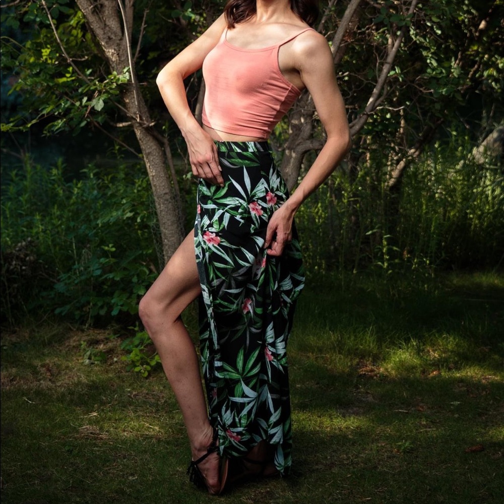 Size small high waisted tropical curtain maxi skirt